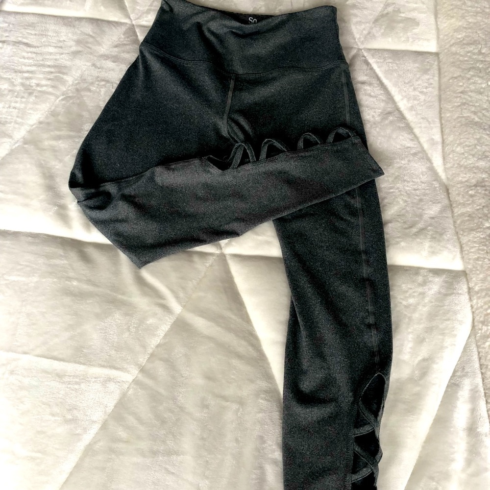 💰SOLD💰Four pairs of yoga leggings! EUC